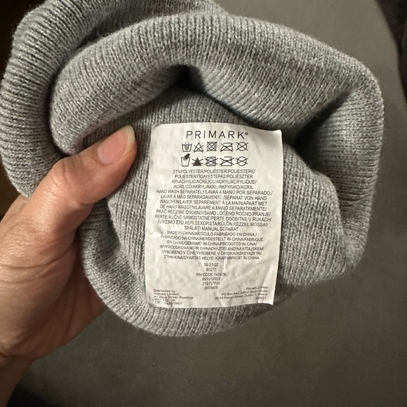 Primark gray beanie - Picture 3 of 3